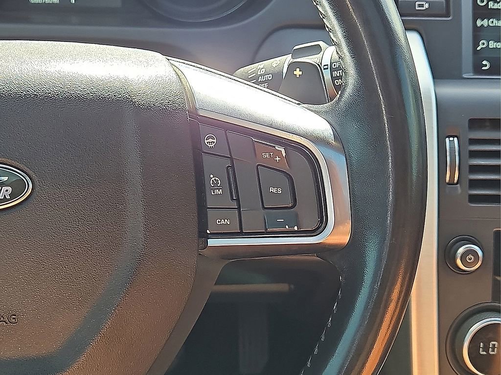 Used 2017 Land Rover Discovery Sport HSE Luxury image 21
