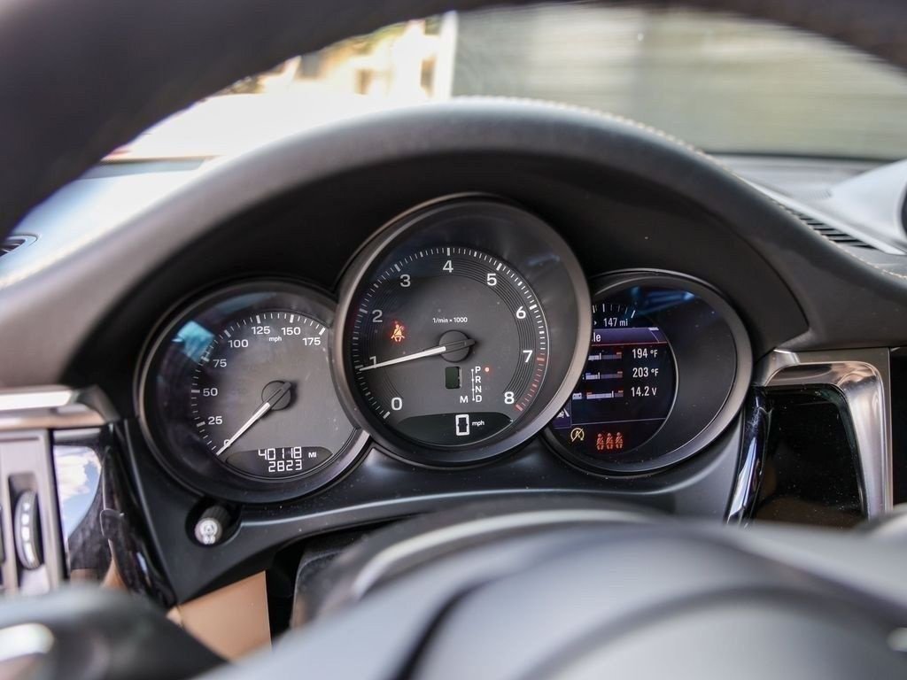 Certified 2023 Porsche Macan AWD/4WD image 18