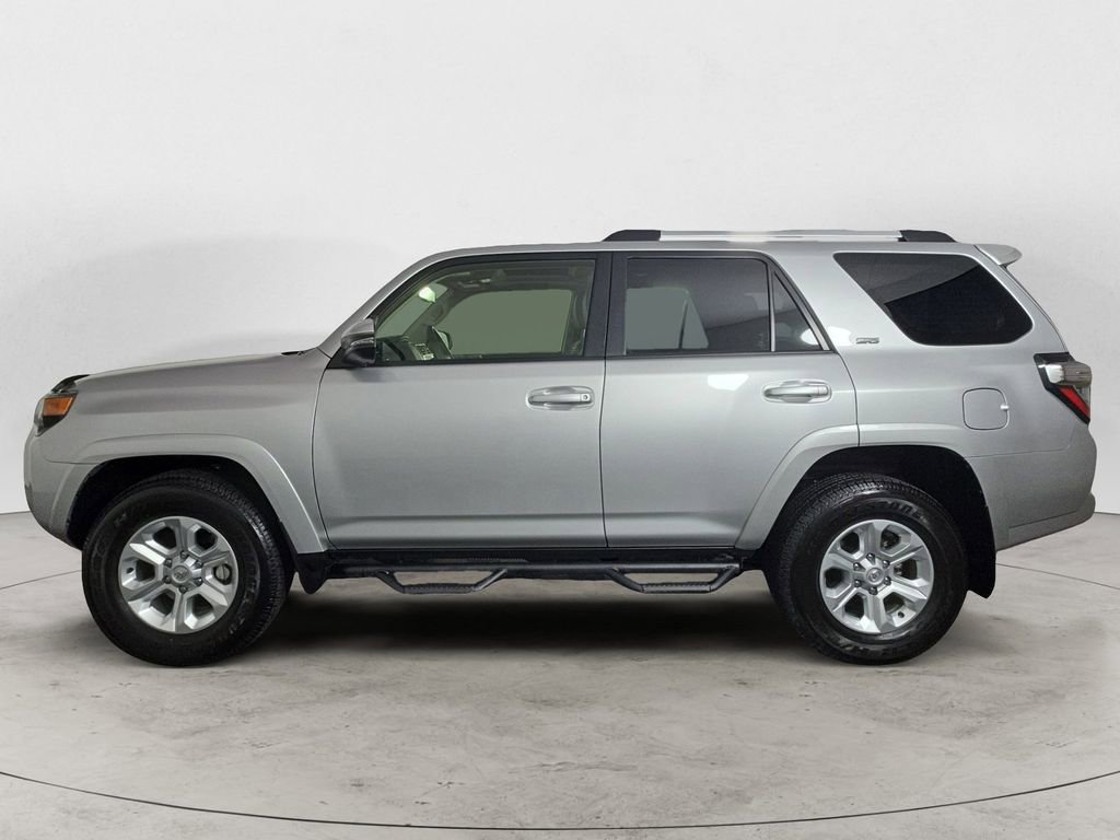 Used 2022 Toyota 4Runner SR5 Premium w/ Moonroof Package image 2