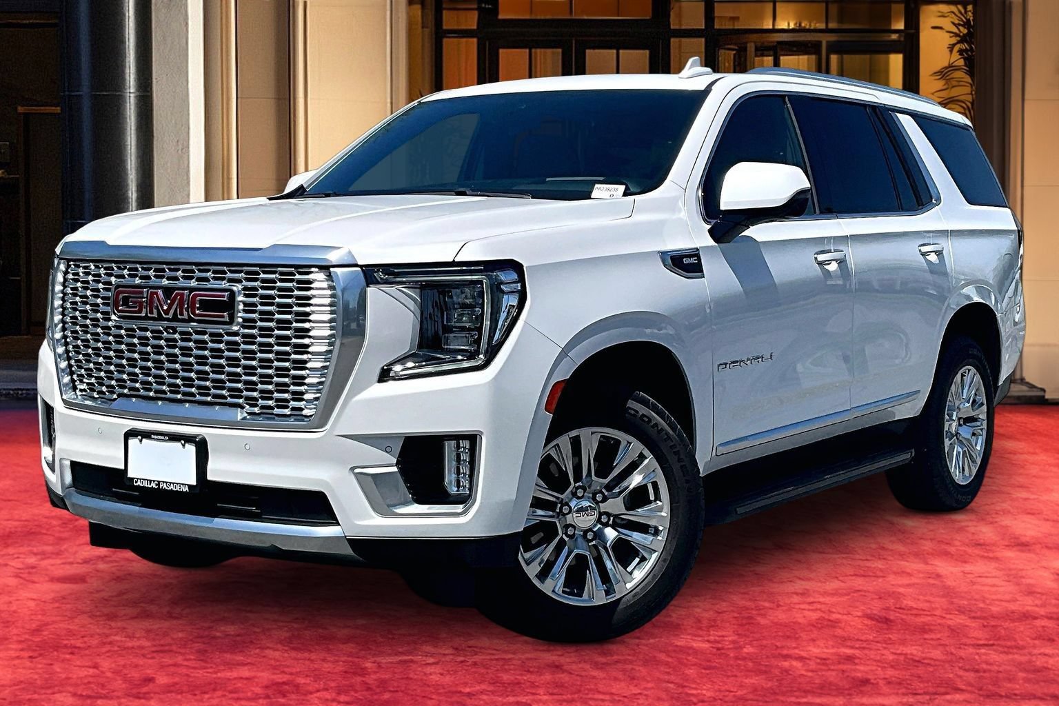 Used 2024 GMC Yukon Denali AWD/4WD image 1