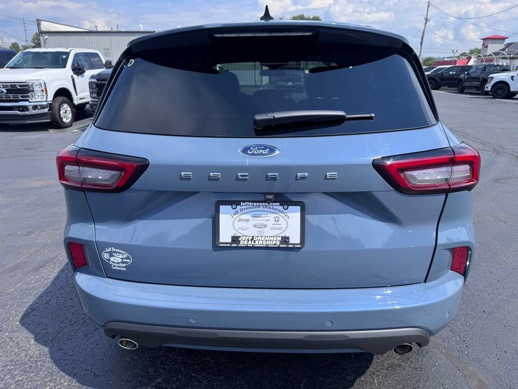 Used 2023 Ford Escape ST-Line w/ Tech Pack #1 FWD image 6