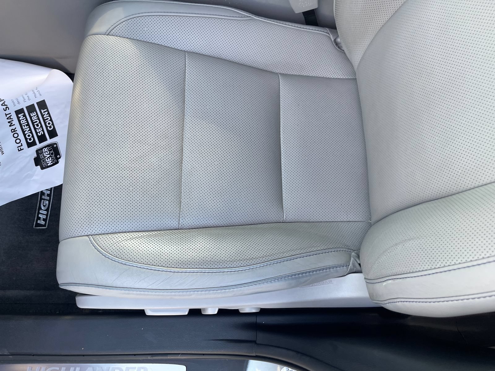 Used 2019 Toyota Highlander Limited Platinum FWD image 35