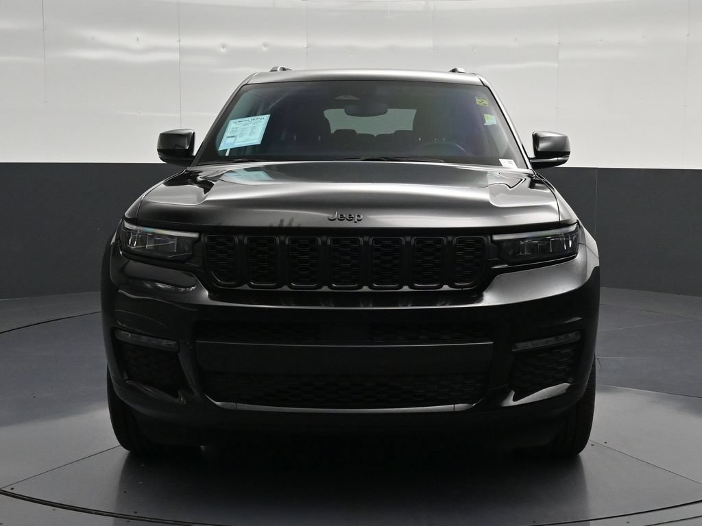 Used 2024 Jeep Grand Cherokee L Limited w/ Black Appearance Package RWD image 6