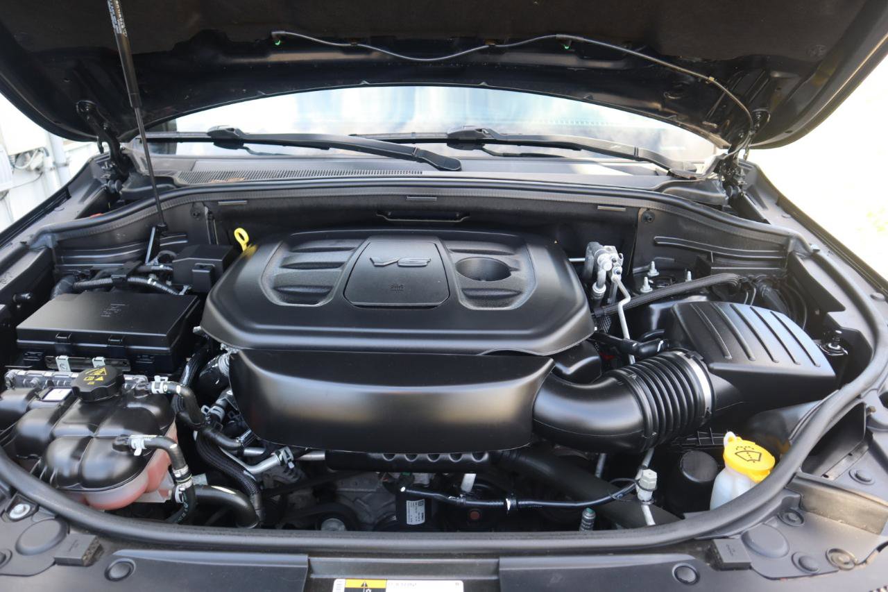 Used 2019 Jeep Grand Cherokee Laredo w/ 18" Wheel & 8.4" Radio Group image 39