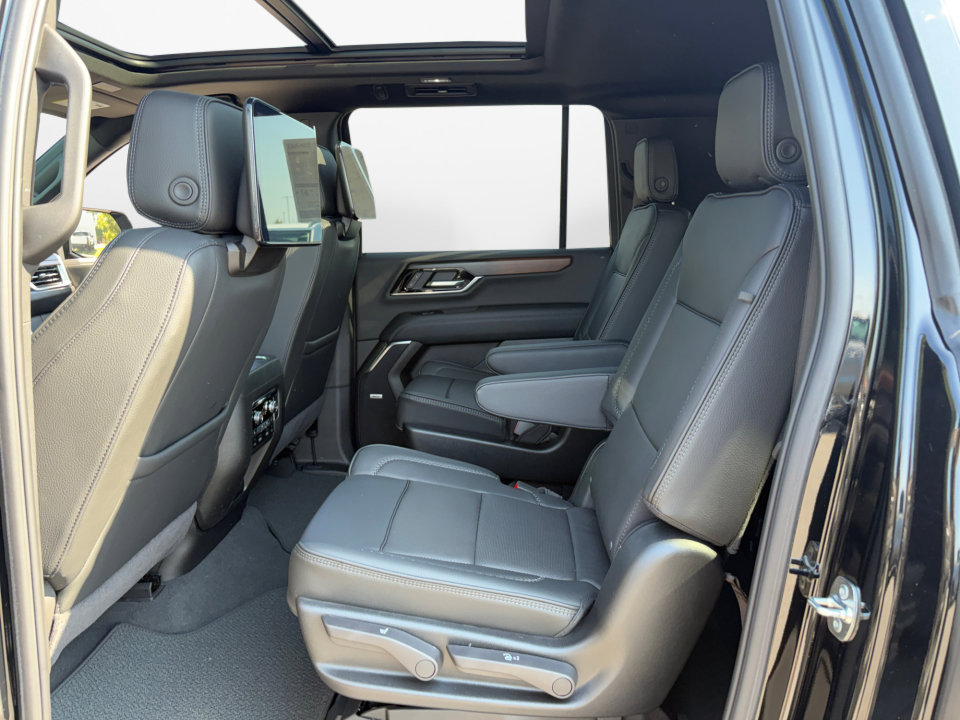 New 2026 GMC Yukon XL Denali w/ Denali Reserve Package AWD/4WD image 13
