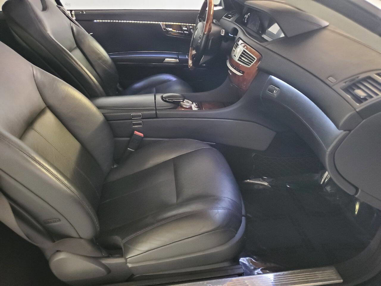 Used 2009 Mercedes-Benz CL 550 4MATIC image 13