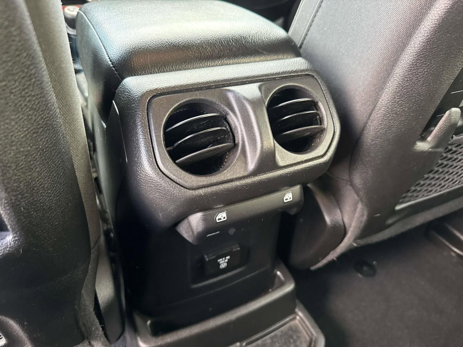 Used 2023 Jeep Wrangler Unlimited Rubicon 4xe w/ Steel Bumper Group image 15