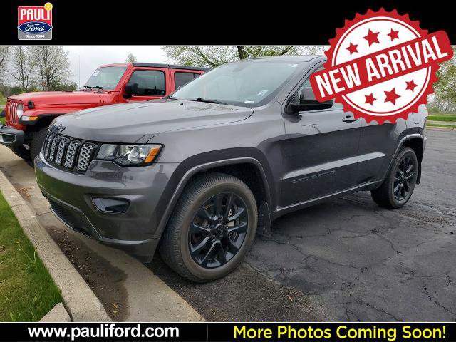 Used 2020 Jeep Grand Cherokee Altitude AWD/4WD image 2