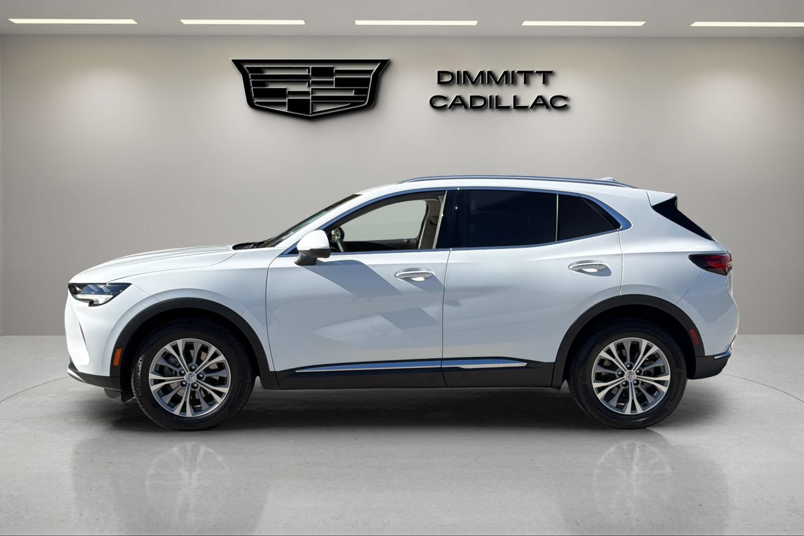 Used 2022 Buick Envision Preferred FWD image 2