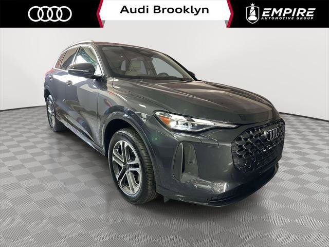 Used 2025 Audi Q5 Premium w/ 19" Wheel Package AWD/4WD image 1