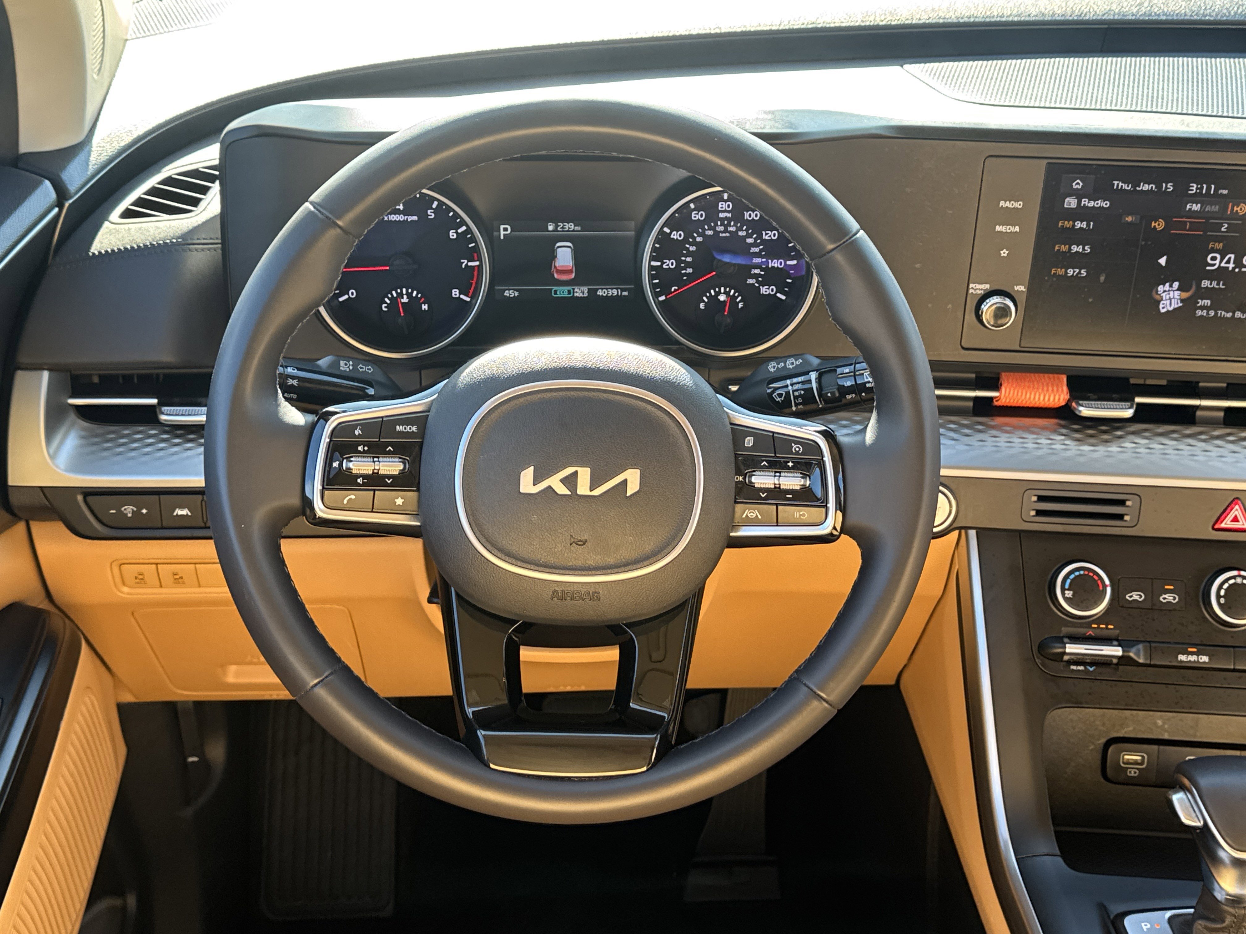 Used 2023 Kia Carnival LX image 22