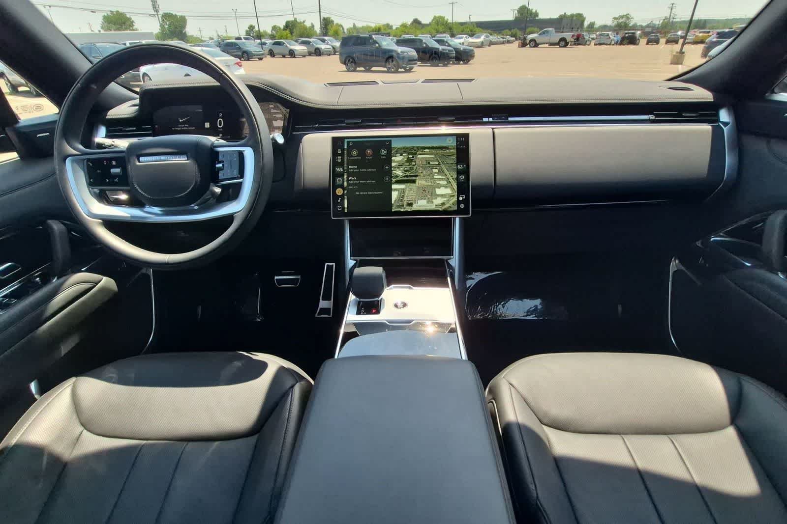 Certified 2025 Land Rover Range Rover SE AWD/4WD image 15