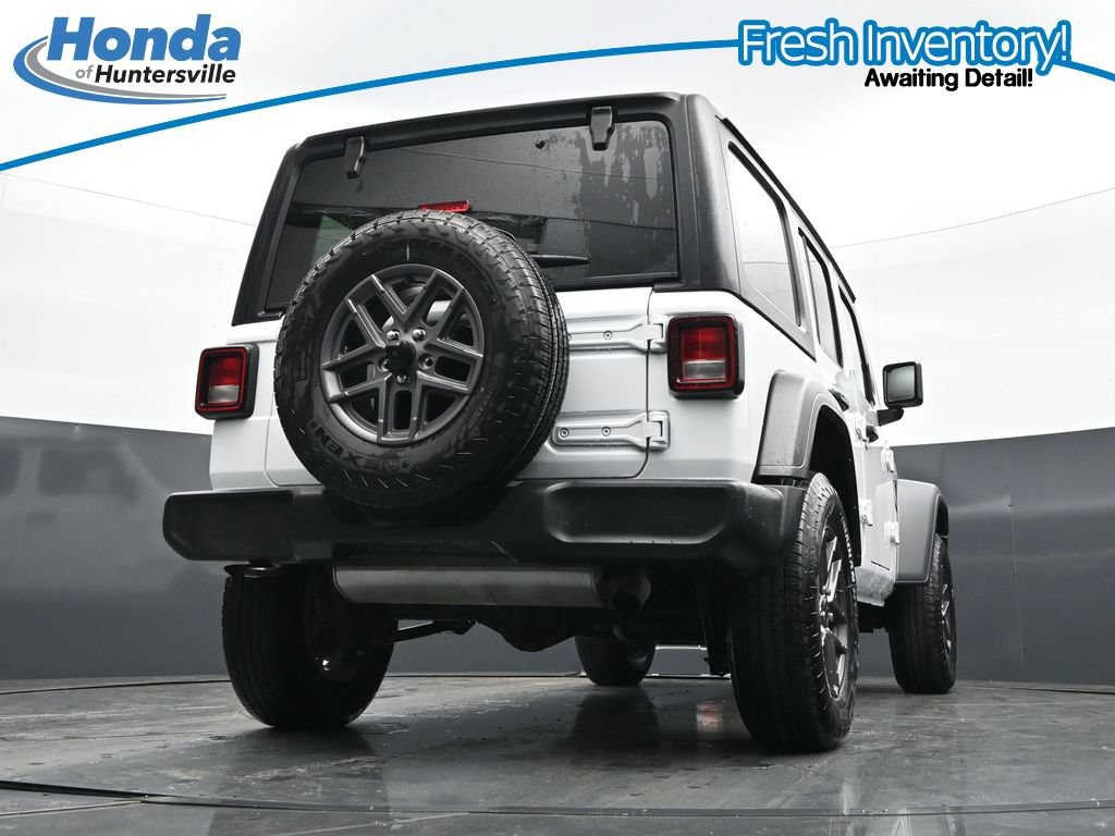 Used 2025 Jeep Wrangler Unlimited Sport AWD/4WD image 32