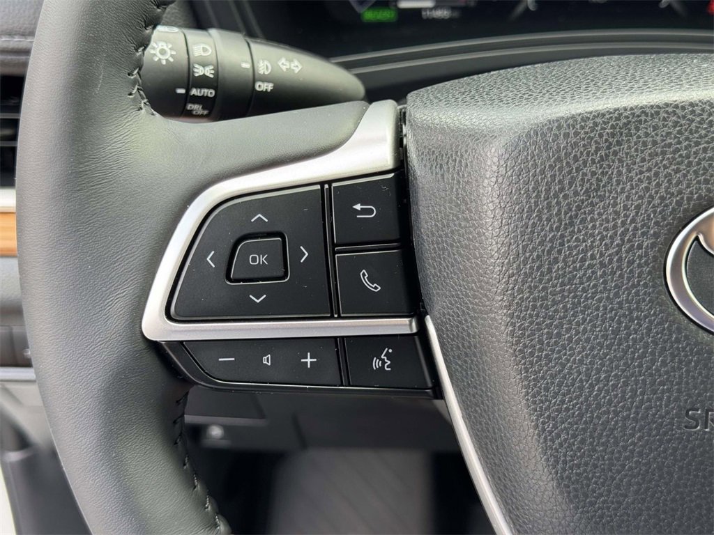 Used 2025 Toyota Grand Highlander AWD Hybrid image 10