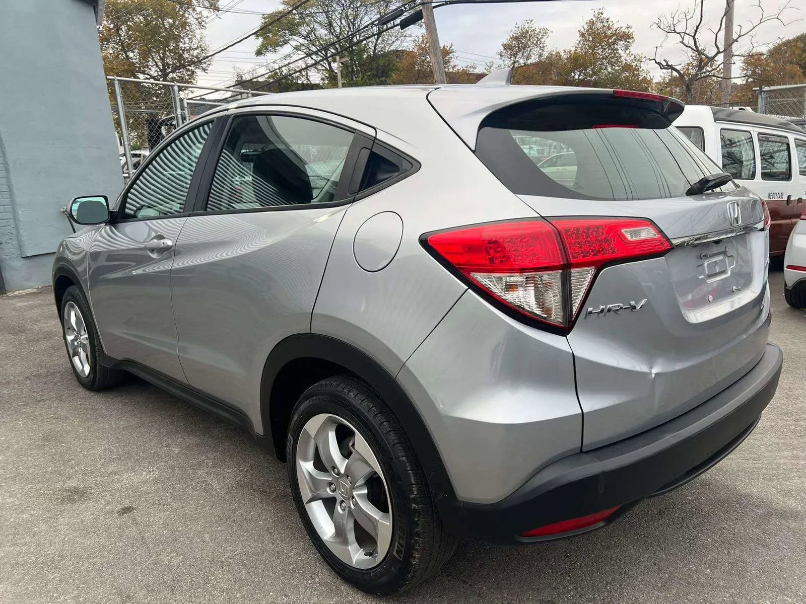 Used 2019 Honda HR-V LX image 5
