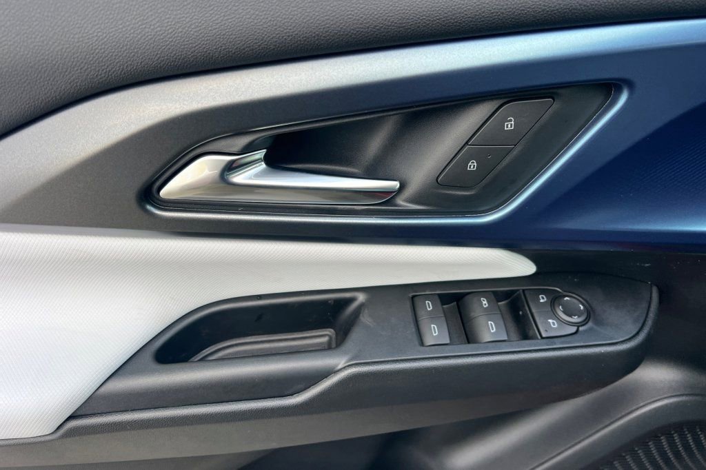 New 2026 Chevrolet Equinox EV LT image 8