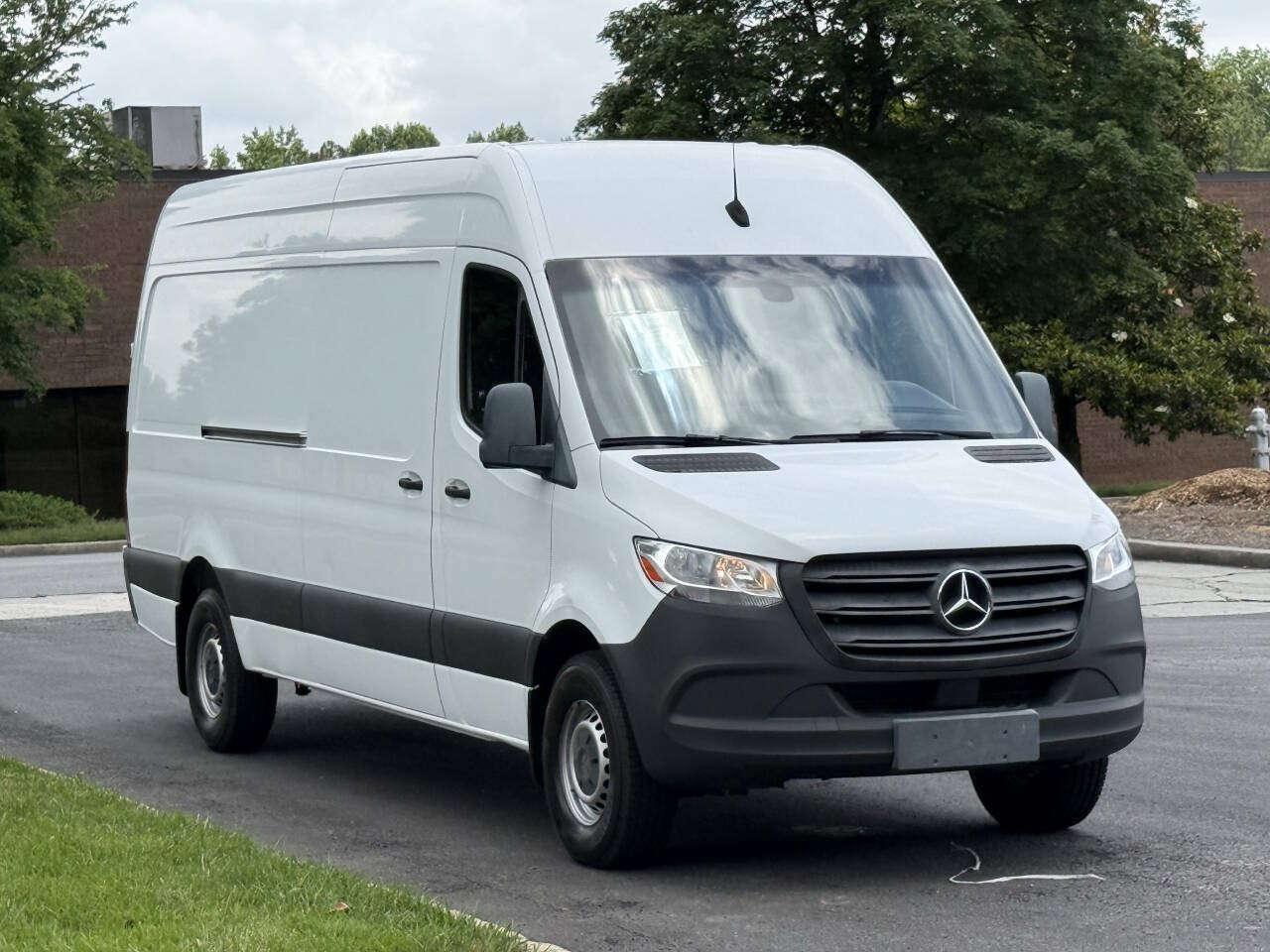 Used 2019 Mercedes-Benz Sprinter 170 Cargo image 3