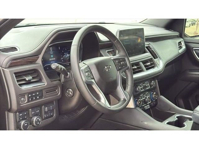 Used 2024 Chevrolet Tahoe Z71 w/ Luxury Package AWD/4WD image 10