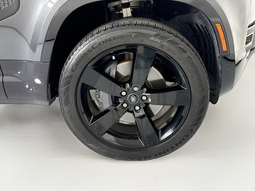 Used 2023 Land Rover Defender 110 X-Dynamic SE AWD/4WD image 33