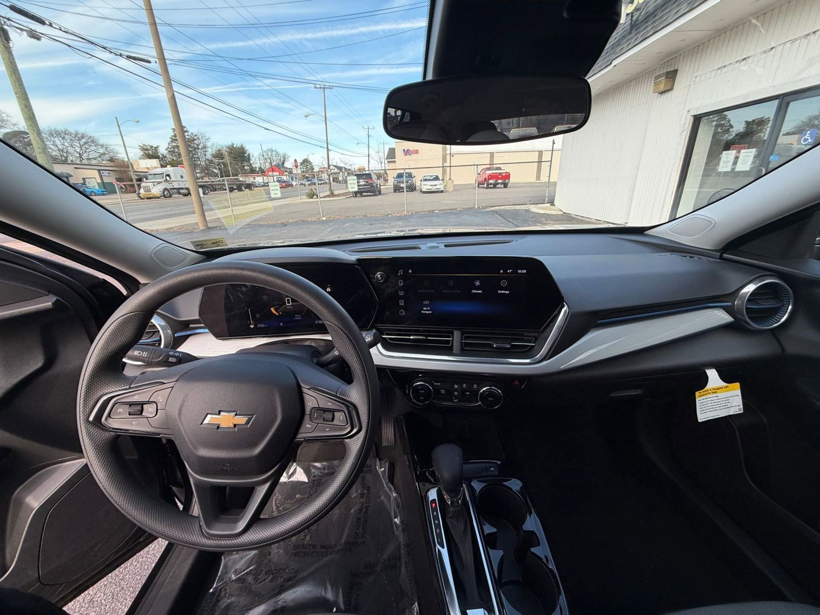 Used 2025 Chevrolet Trax LT image 31