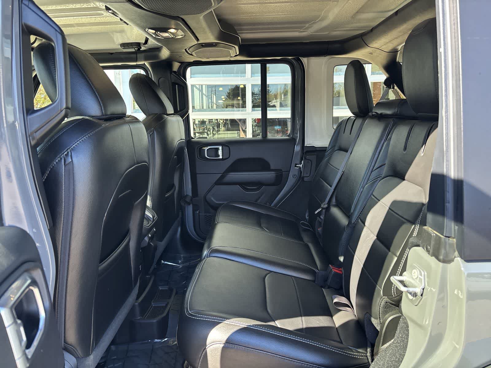 Certified 2022 Jeep Wrangler Unlimited Sahara AWD/4WD image 8