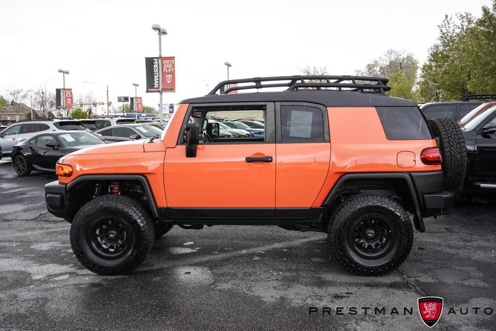 Used 2013 Toyota FJ Cruiser 4WD w/ Upgrade Pkg image 18