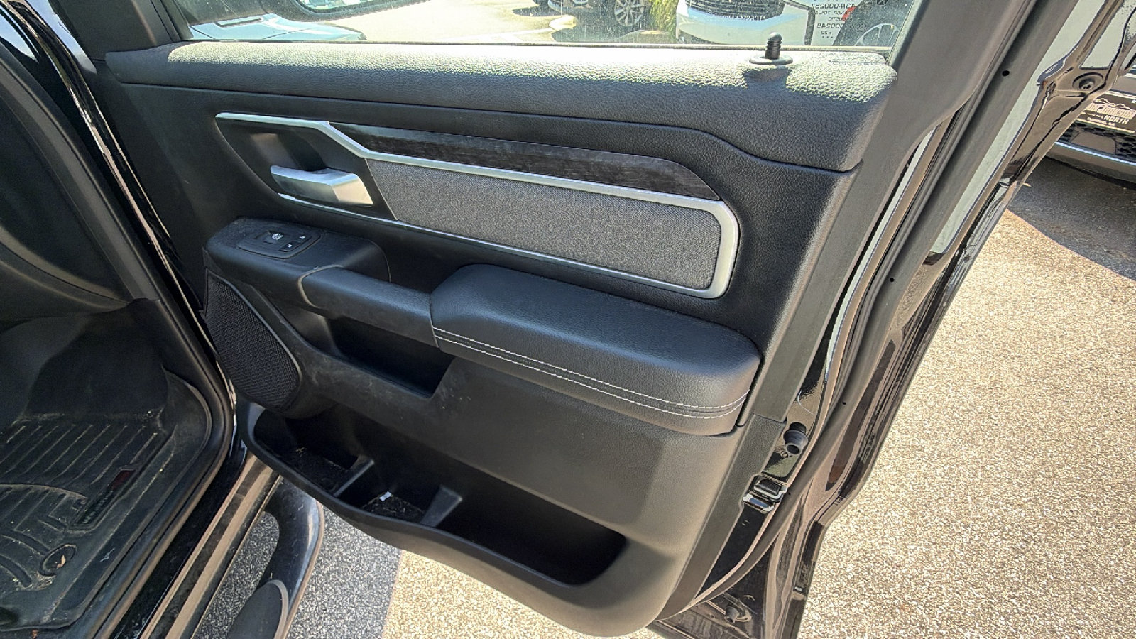 Used 2022 RAM 1500 Big Horn AWD/4WD image 18