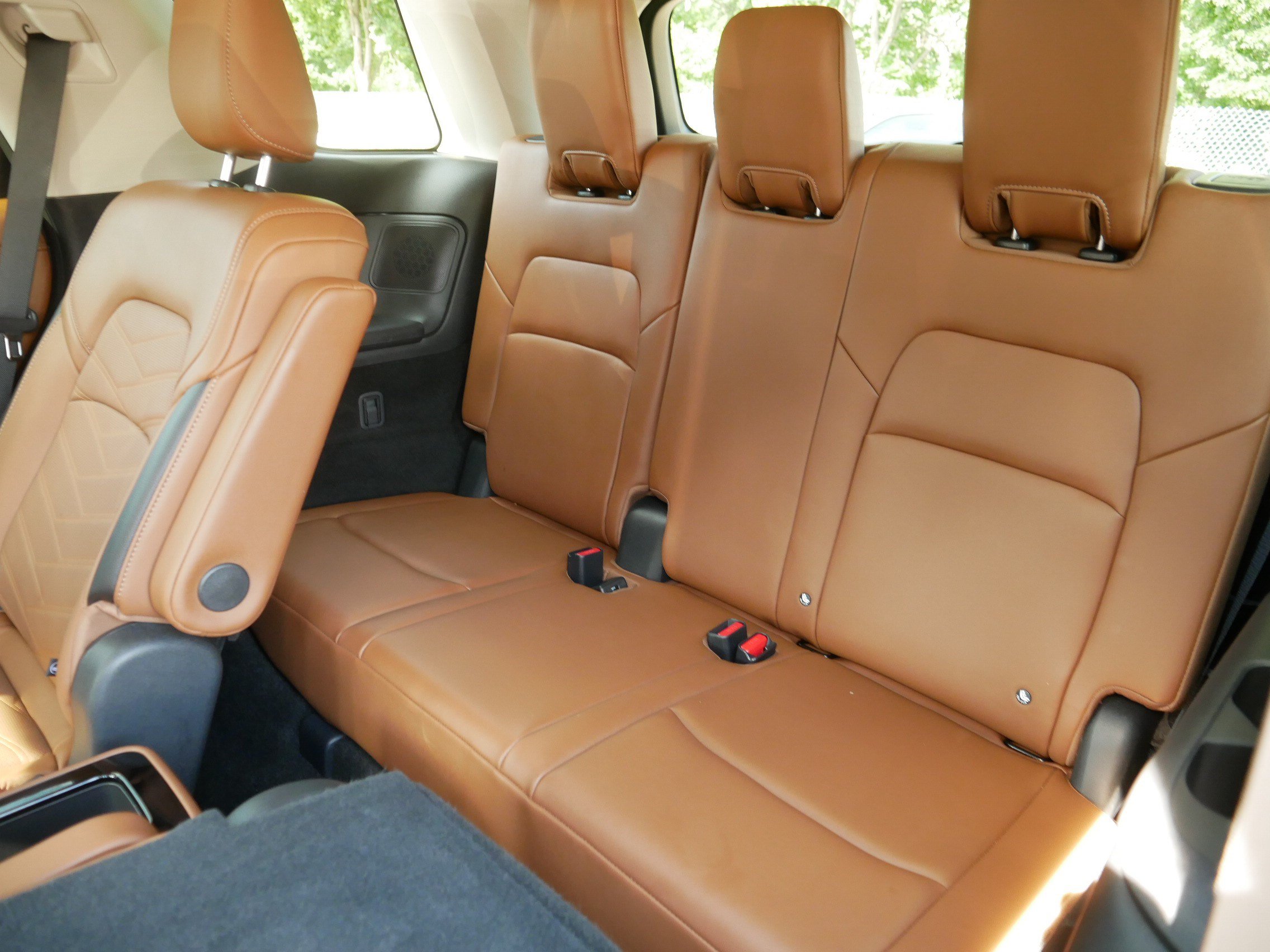 Certified 2025 Nissan Pathfinder Platinum AWD/4WD image 36