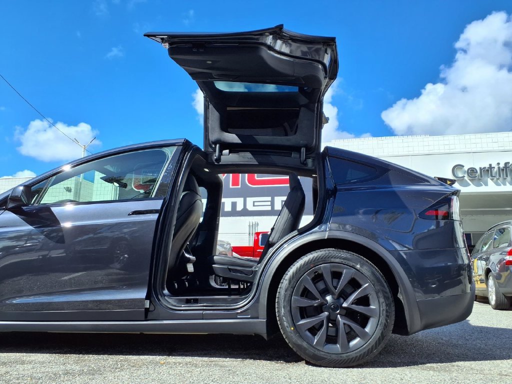 Used 2024 Tesla Model X AWD/4WD image 14