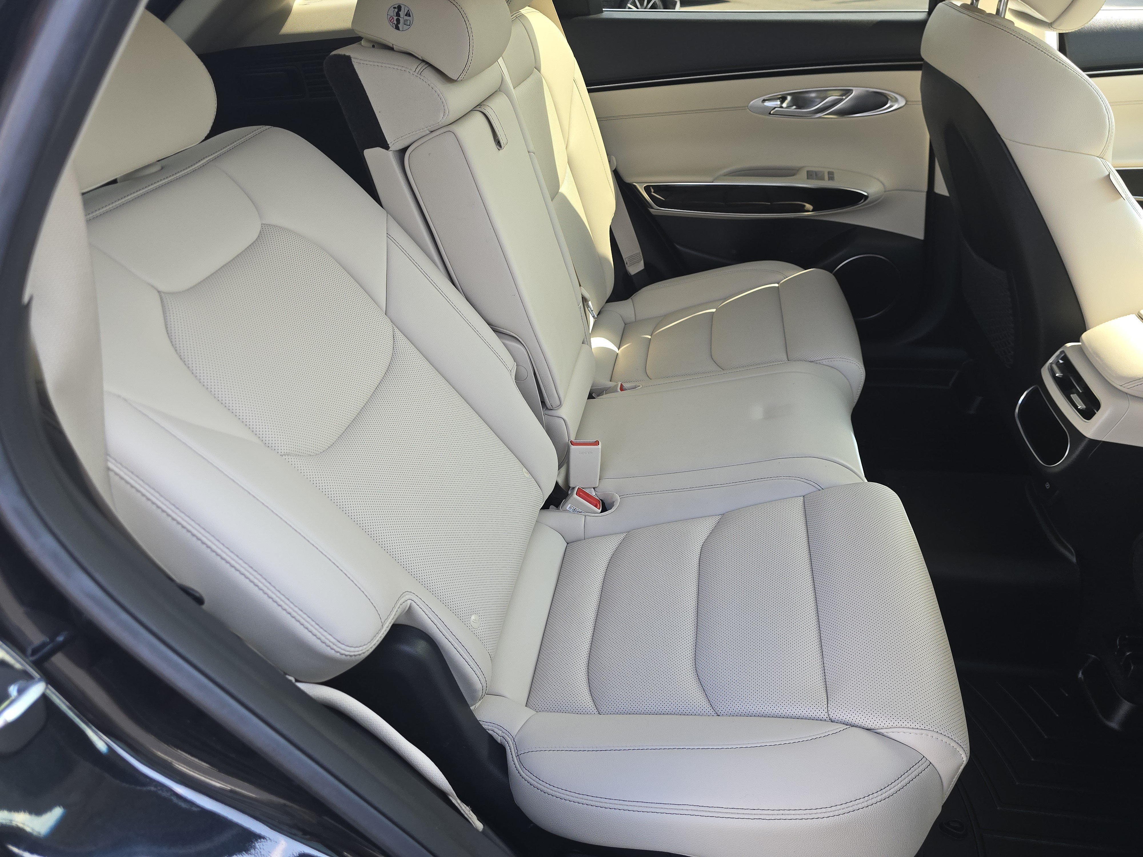 Used 2025 Genesis GV70 2.5T AWD/4WD image 18