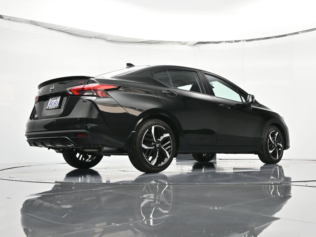 New 2025 Nissan Versa SR w/ Trunk Package FWD image 40