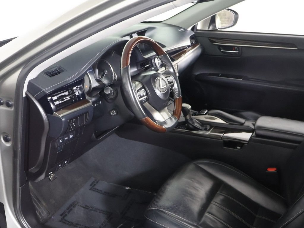 Used 2017 Lexus ES 350 w/ Luxury Package FWD image 26