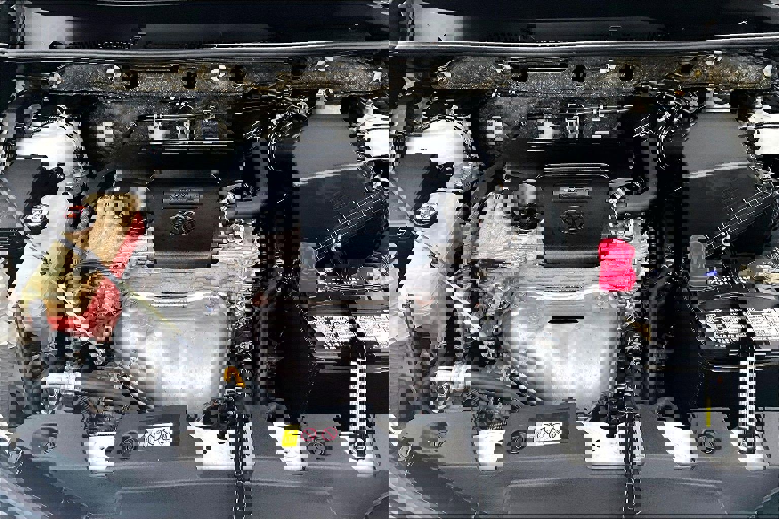 Used 2018 Toyota RAV4 XLE image 10