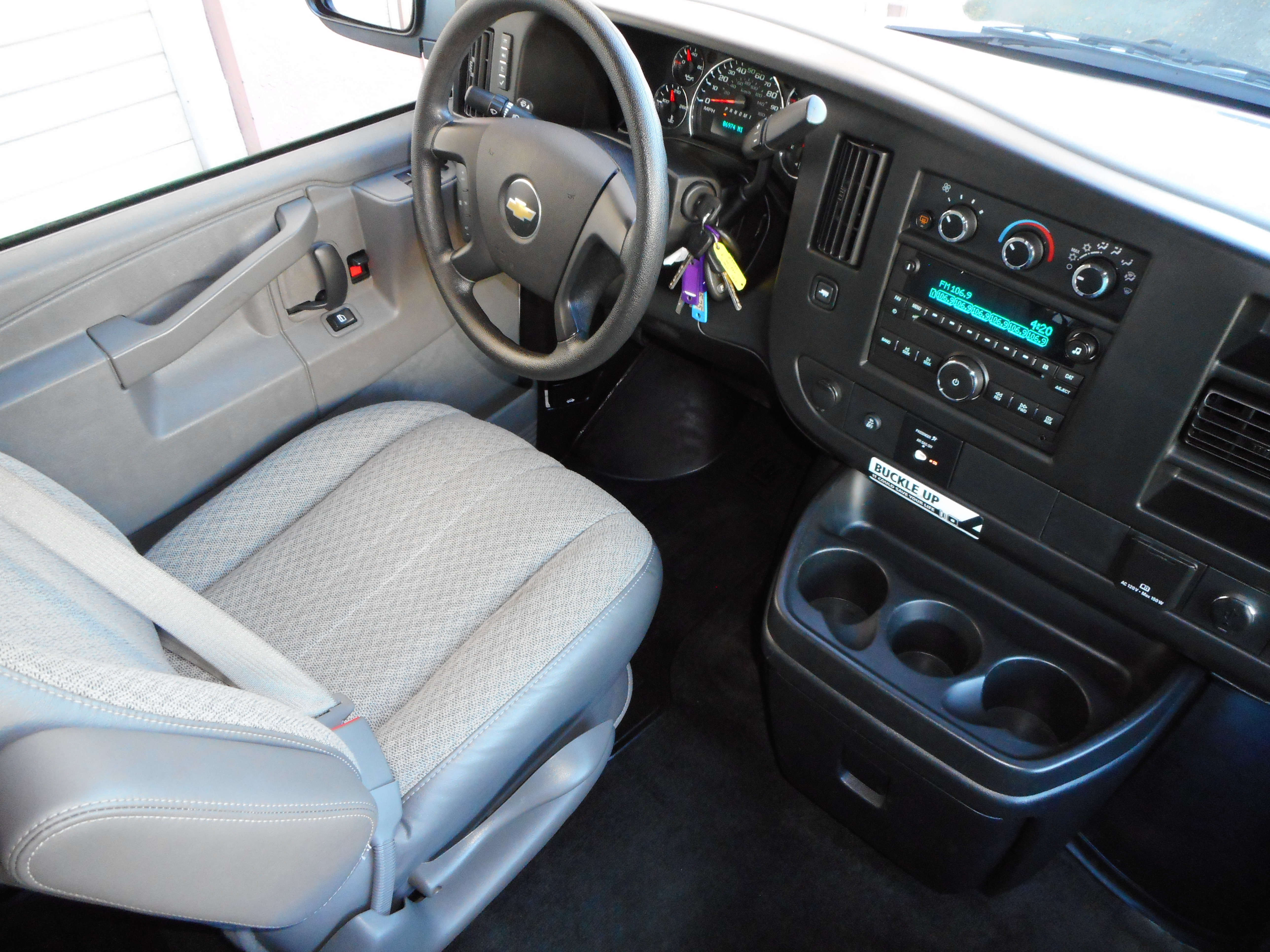 Used 2016 Chevrolet Express 3500 LT w/ LT Preferred Equipment Group RWD image 26