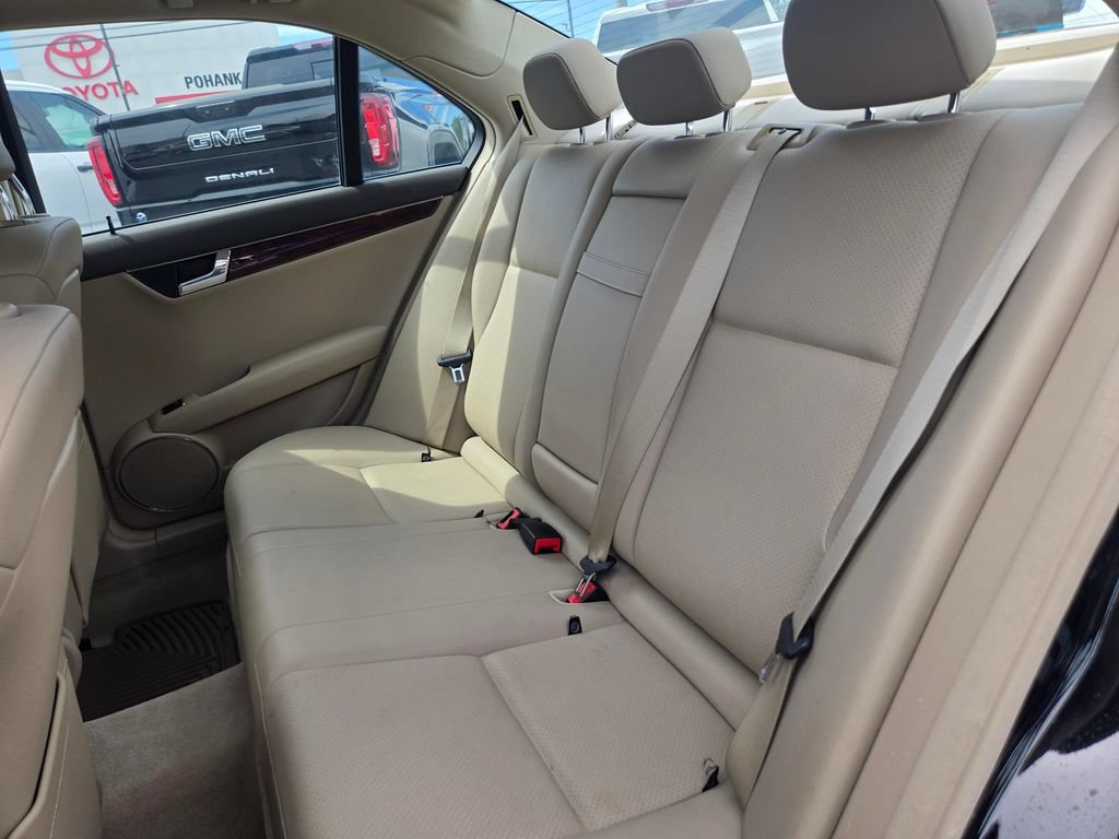 Used 2011 Mercedes-Benz C 300 4MATIC Sedan image 9