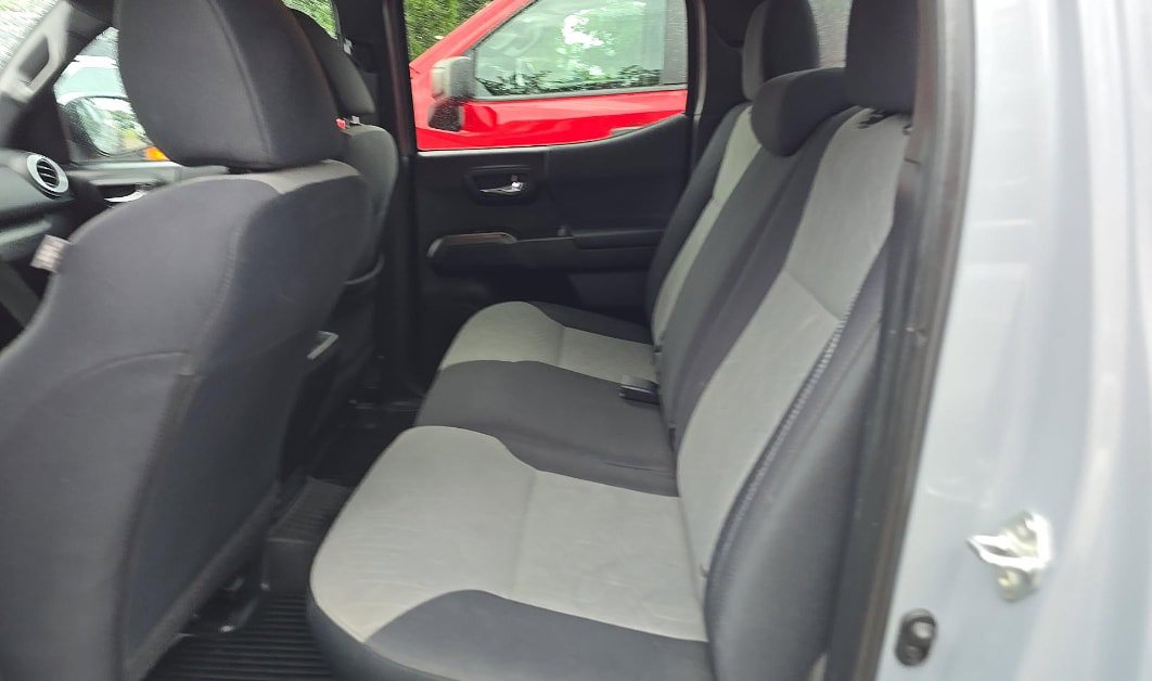 Used 2021 Toyota Tacoma TRD Off-Road AWD/4WD image 5