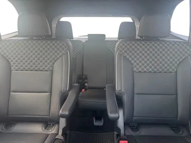 New 2026 GMC Acadia Denali w/ Super Cruise Package FWD image 19