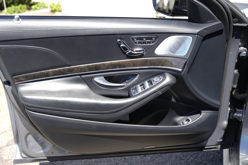 Used 2015 Mercedes-Benz S 550 Sedan image 23