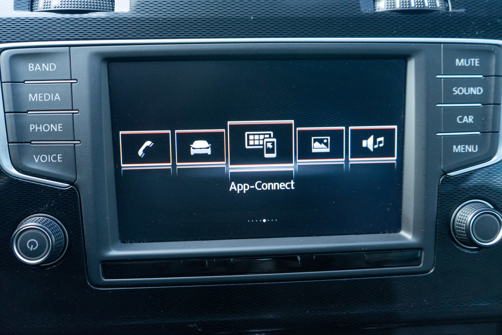 Used 2017 Volkswagen GTI SE image 15