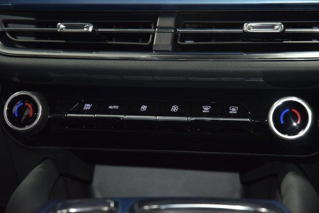 New 2026 Chevrolet Equinox EV LT w/ Convenience Package II FWD image 29