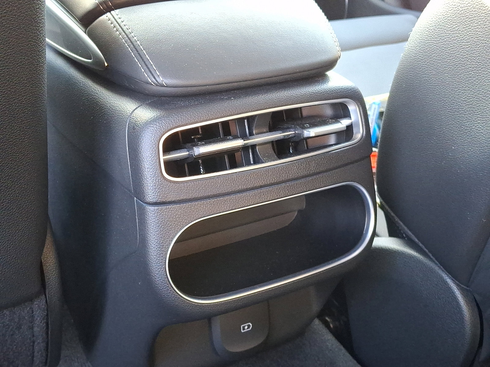 Certified 2025 Genesis GV70 2.5T w/ Select Package AWD/4WD image 11