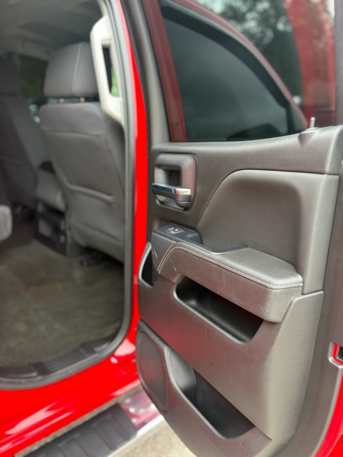 Used 2018 Chevrolet Silverado 1500 LT w/ All Star Edition AWD/4WD image 29