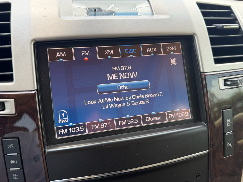 Used 2013 Cadillac Escalade ESV Luxury RWD image 18