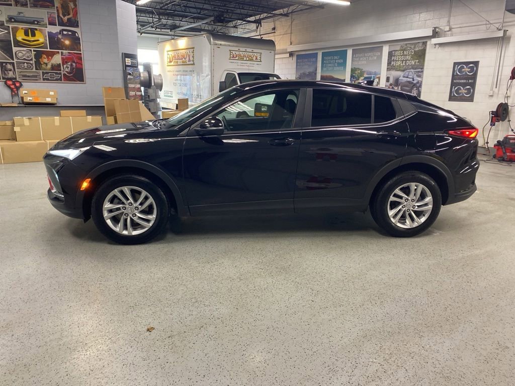 Used 2024 Buick Envista Preferred w/ Convenience I Package image 4