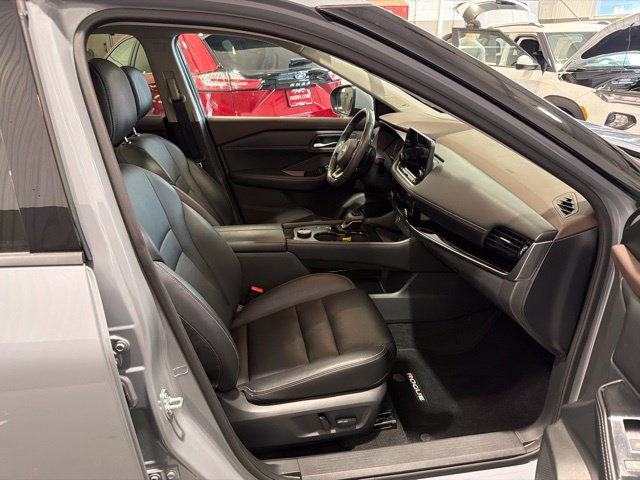 Used 2023 Nissan Rogue SL w/ SL Premium Package AWD/4WD image 15