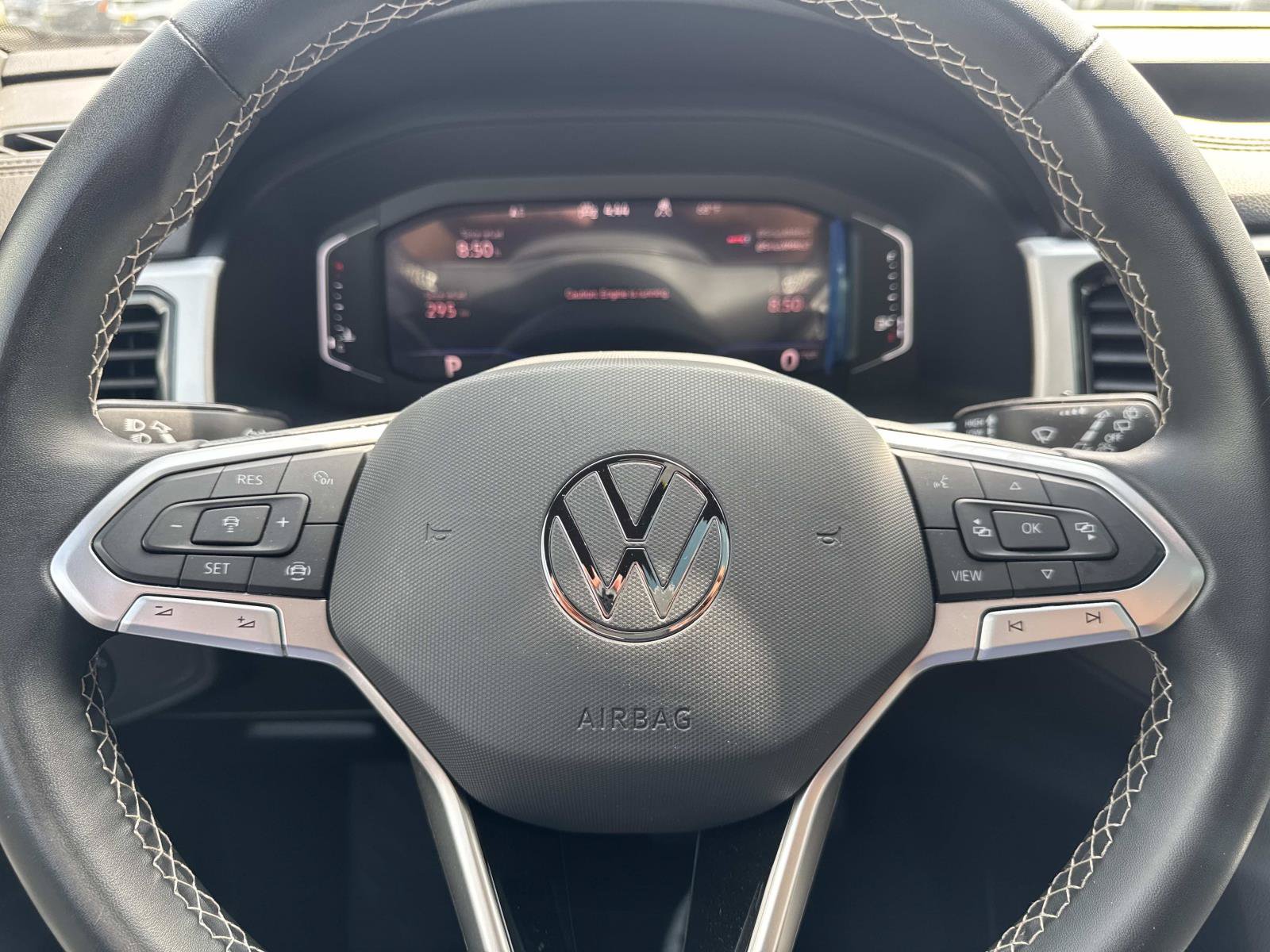 Certified 2023 Volkswagen Atlas Cross Sport SE w/ Panoramic Sunroof Package AWD/4WD image 17