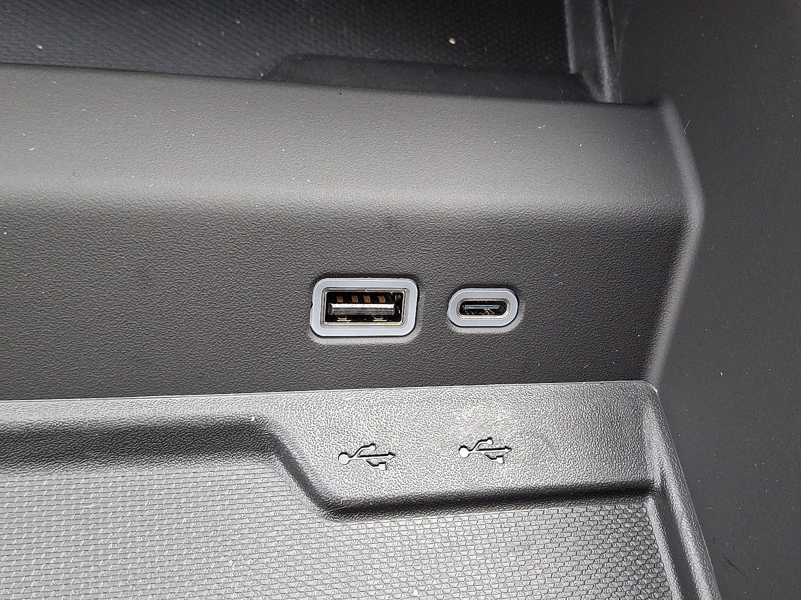 New 2026 Chevrolet Suburban LT image 18