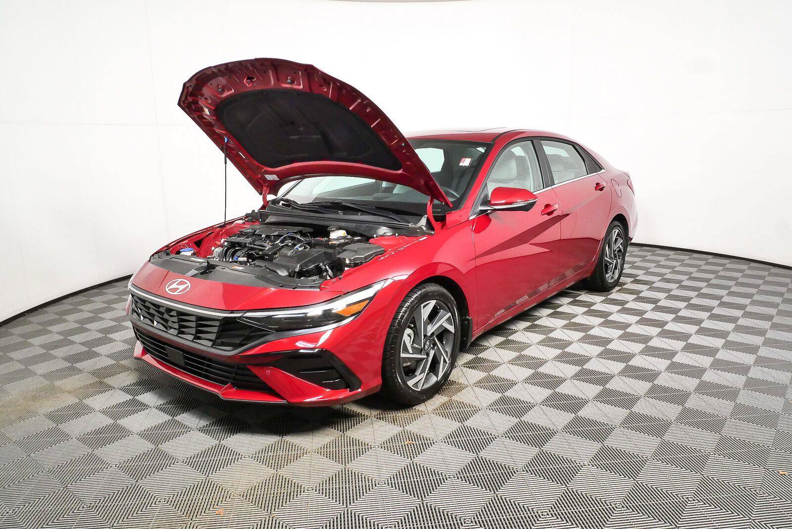 Used 2024 Hyundai Elantra Limited FWD image 33