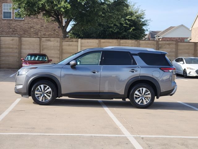 Used 2025 Nissan Pathfinder SL FWD image 13