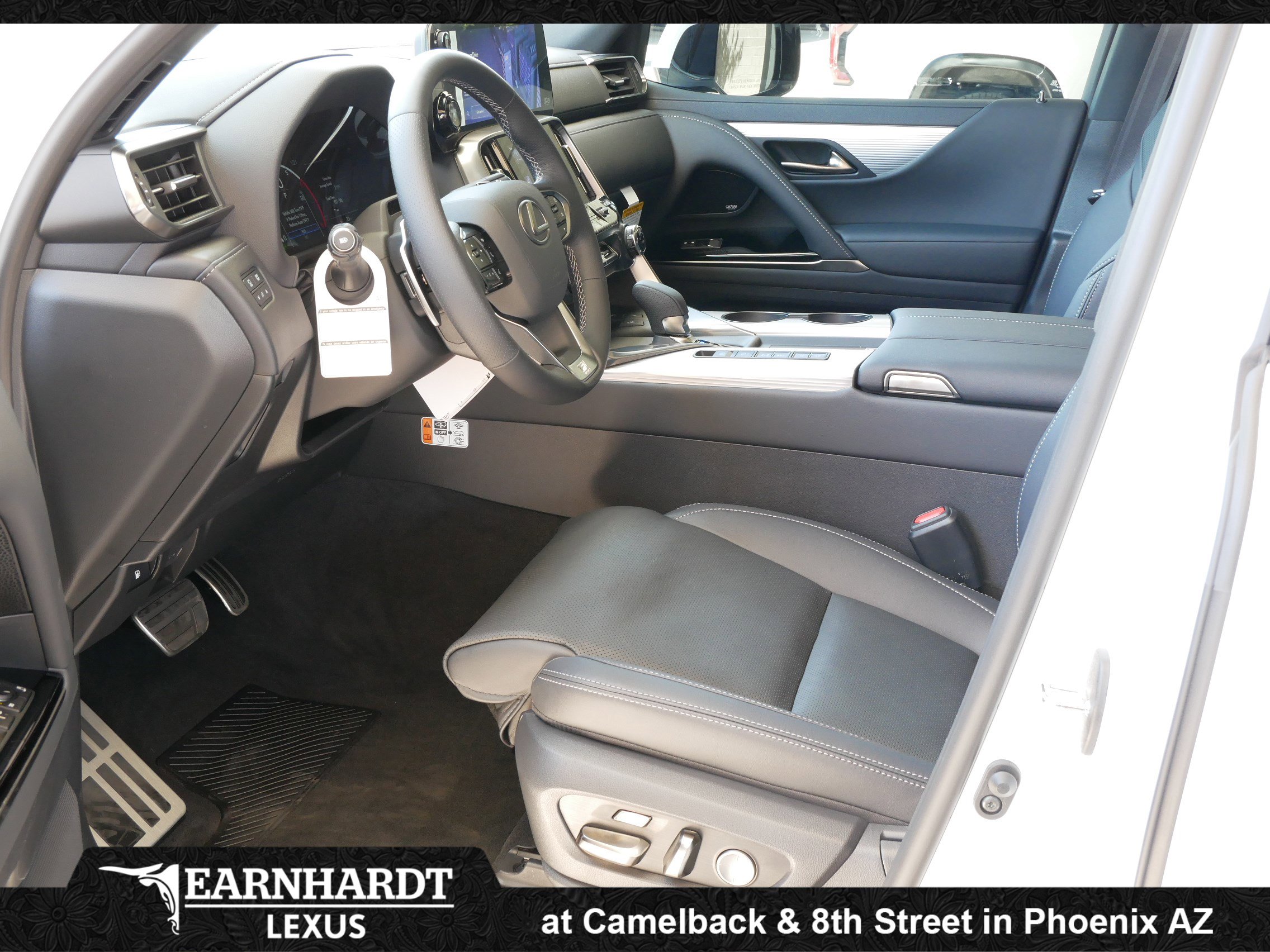 New 2025 Lexus LX 700h F Sport image 4